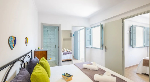 Townhouse Aqua
