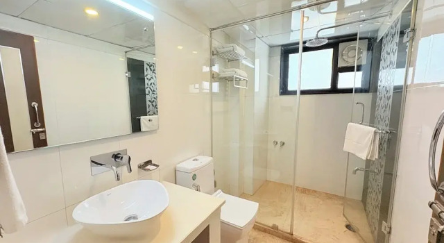 Люкс с балконом Hotel Crystal Ganga Heights 5 Min from Har Ki Pauri