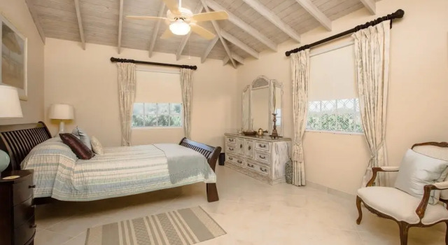Beautiful Four-bedroom Villa With Breathtaking sea Views