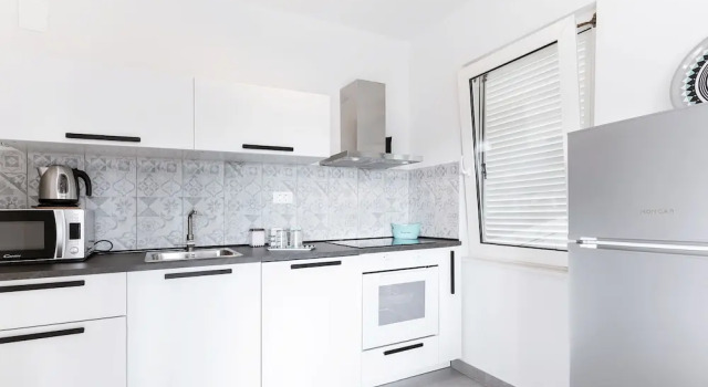 Апартаменты Comfort с 2 комнатами с балконом Apartment Black & White