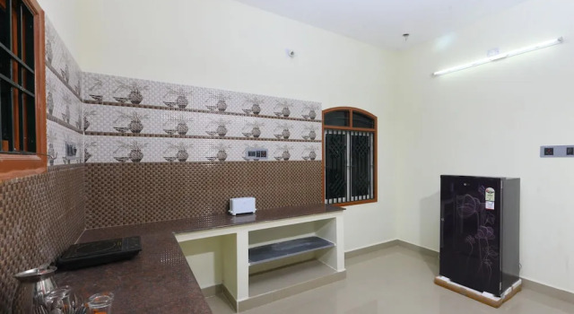 OYO 11698 Home Spacious 3BHK Near Boat House