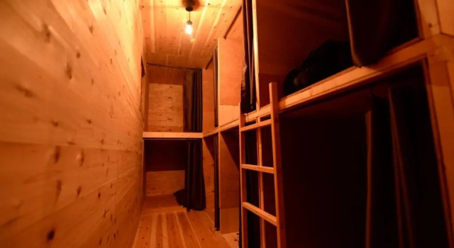 Кровать в общем номере Hakone Guesthouse Toi