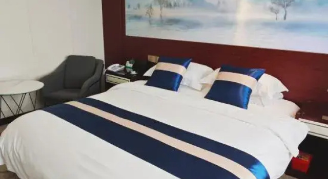 Люкс Deluxe Huantai Hotel(County Government Branch on Central Street)