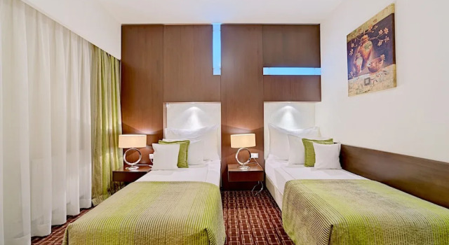 Двухместный номер Standard с балконом Hotel Cubix