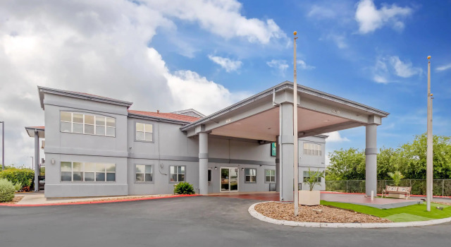 Quality Inn & Suites I-10 near Fiesta Texas, Prenota Hotel San Antonio Bexar County