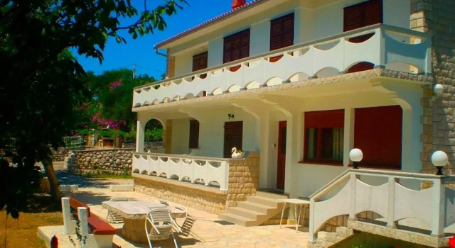 Apartments Vesna, Prenota Appartamento Hotel a Isole Quarnerine con parcheggio, Parcheggio