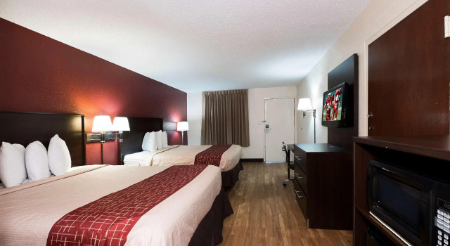 Четырёхместный номер Deluxe Red Roof Inn Kingsland