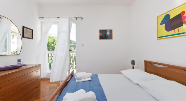 Apartment Dubica, Забронировать Апартаменты/квартира Хвар Остров Хвар, рядом с Частный Пляж «Си Ю Румс»