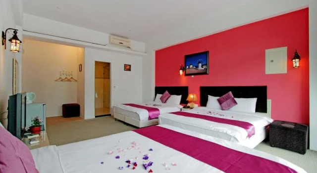 Rainbowtown Hotel