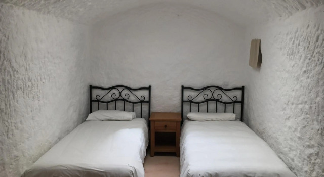 Cuevas del Cipres, Varaa Hotelli Baza Granada