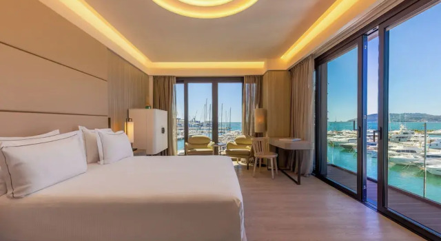 Семейный люкс с видом на море Porto Lotti Suite Hotel
