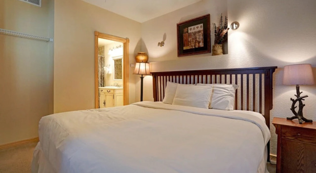 Mount Meeker 26b 1 Bedroom Condo by RedAwning