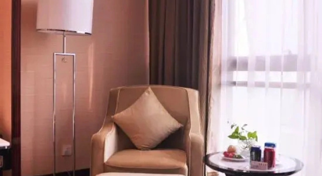 Люкс Superior Ji Hotel (Shanghai Lujiabang Road Metro Station)