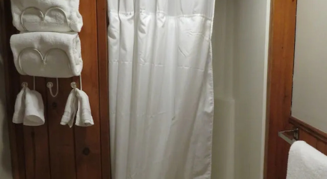 Люкс Tall Pines Inn