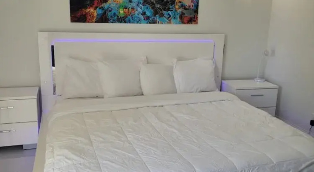 Двухместный номер Deluxe с видом на бассейн Palm Breeze Hotel