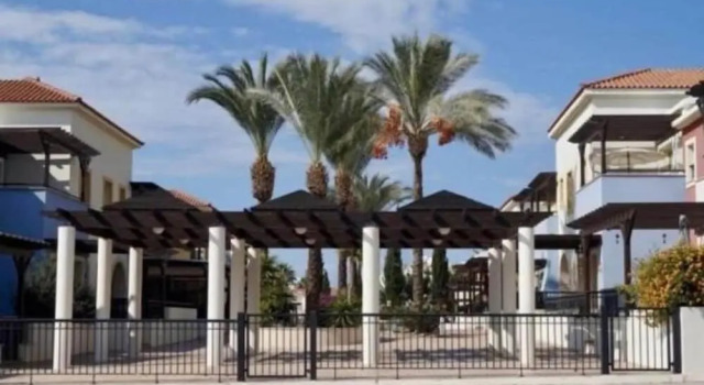 Aphrodite Gardens Apt 27, Rezerwuj Hotel Hotele w Pafos z basenem, w pobliżu Municipal Baths Beach, Basen