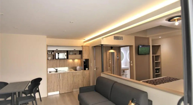 Студия Hôtel Montaigne