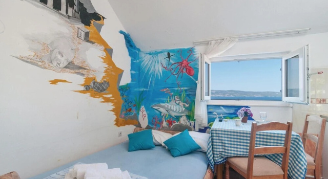 Beautiful Apartment in Omis With, Rezerwuj Apartament Hotele w Split-Dalmatia County z parkingiem, Parking
