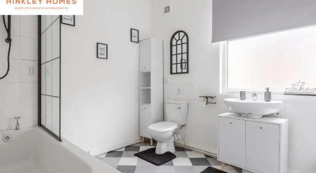 Коттедж Stanley House - 7 doubles! - Parking! - City Links By Hinkley Homes Short Lets & Serviced Accommodation