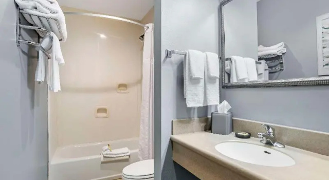 Апартаменты Best Western Plus Two Rivers Hotel & Suites