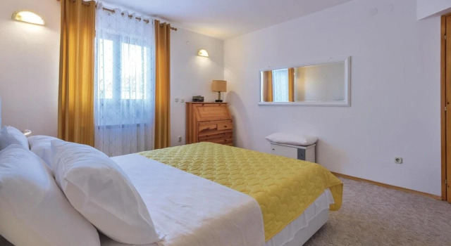 Nice Home in Pula With Wifi and 8 Bedrooms