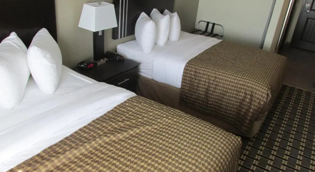 Четырёхместный номер Standard Sigma Inn & Suites