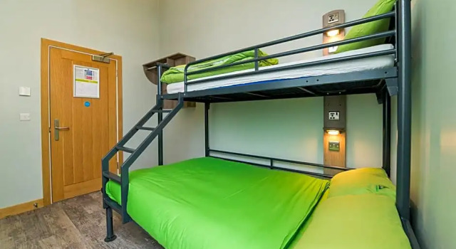 Трёхместный номер Standard YHA Bath