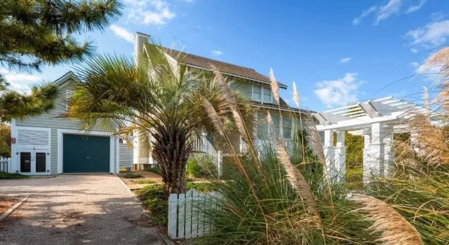 Footprints In The Sand 4 Bedroom Holiday Home By Bald Head Island
