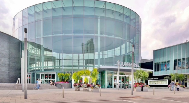 Grand Royal Condos -Mississauga SQ One, Varaa Hotelli Mississauga 