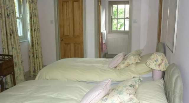 Tabor House, Prenota Hotel Dinas Cross 