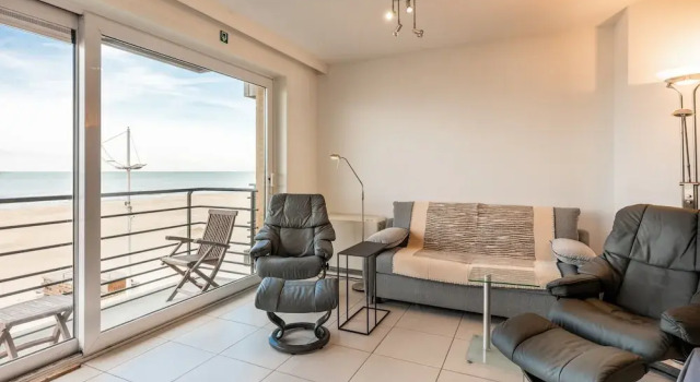 Апартаменты Apartment in Nieuwpoort by the Seafront