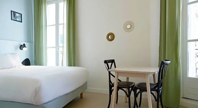 Трёхместный номер Deluxe Hôtel Amista Marseille