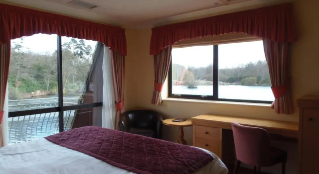 Двухместный номер Standard Lakeside International Hotel