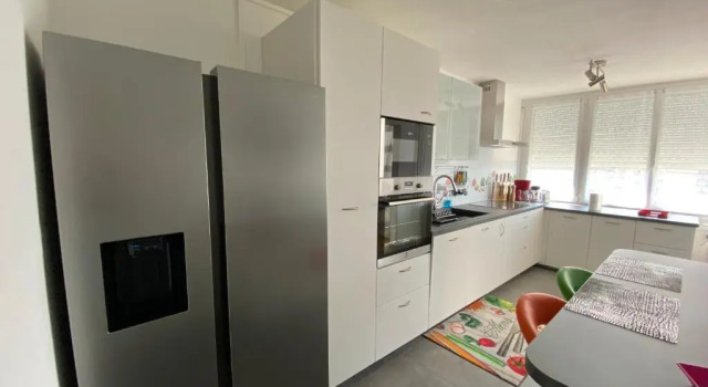 Le Mun-T2, balcons, parking, wifi, linge, produits, ménage inclus, Rezerwuj Hotel Reims Champagne