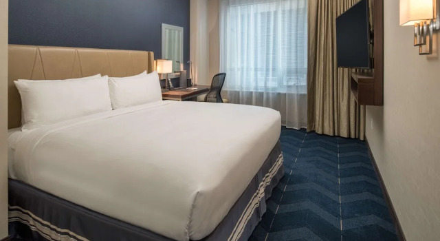 Двухместный номер Urban Embassy Suites By Hilton Seattle Downtown Pioneer Square