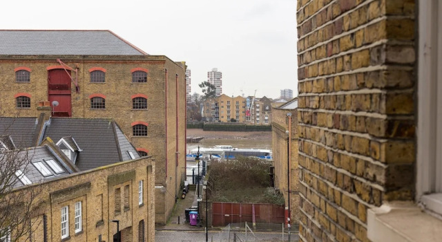 2 Bedroom Apartment In Wapping