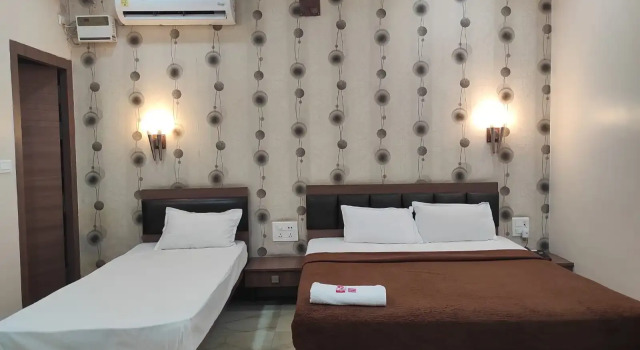 Hotel Holiday Palace