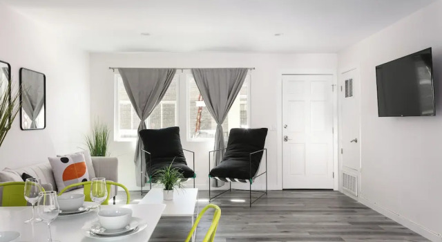 Chic City Apt Near Americana Glendale