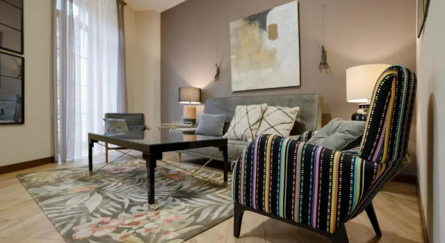 De La Guardia Suite 2