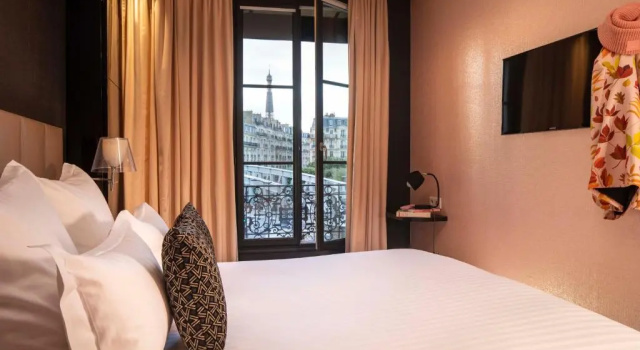Одноместный номер Standard First Hotel Paris Tour Eiffel