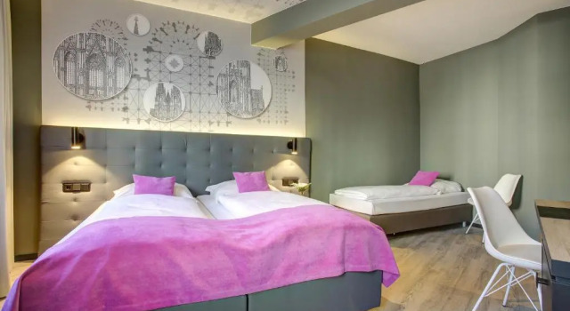 Четырёхместный номер Standard Boutique 003 Köln City am Dom, Trademark Collection by Wyndham