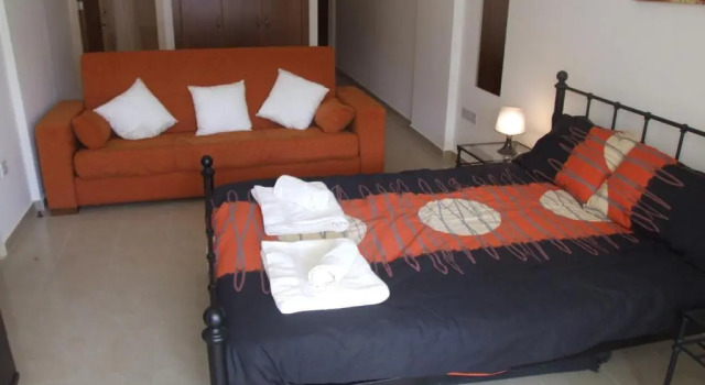 Studio with shower room E3, full kitchen, poolside, FREE WIFI, Reserva ahora Apartamento Apartamentos en Peyia, Apartamento