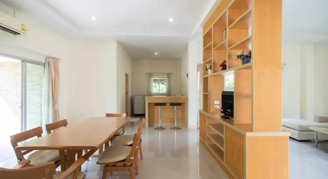 Коттедж с 2 комнатами Thara Cholapruek Resort