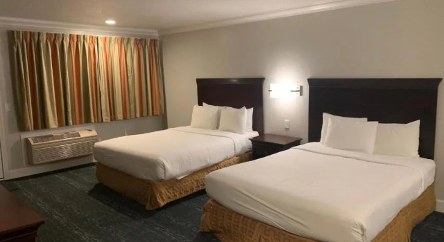 Четырёхместный номер Standard Stargazer Hotel
