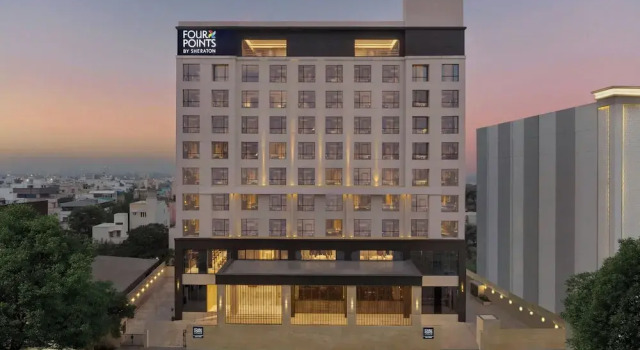 Four Points by Sheraton Chennai, Velachery, Забронировать Отель Отели штата Тамилнада с бассейном, Бассейн