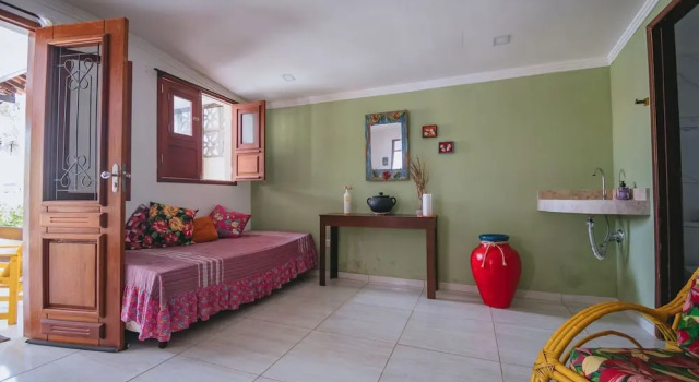 Casa Para 8 a 280m da Praia em Porto de Galinhas, Book Feriehus Sommerhuse i Bahia, Hytte