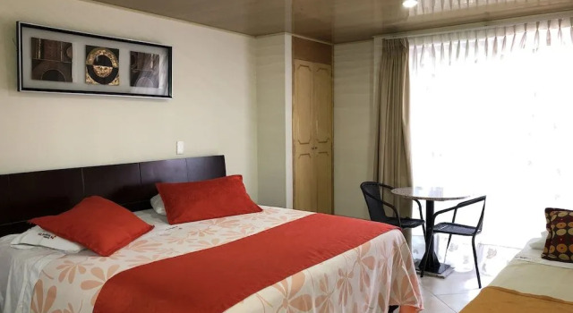 Hotel El Lago Inn