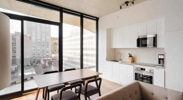 Апартаменты с балконом Hôtel Monroe - Downtown Montreal