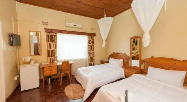 Двухместный номер Standard с видом на сад Nelly's Guesthouse