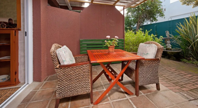 Студия Comfort Brown Jug Guest House